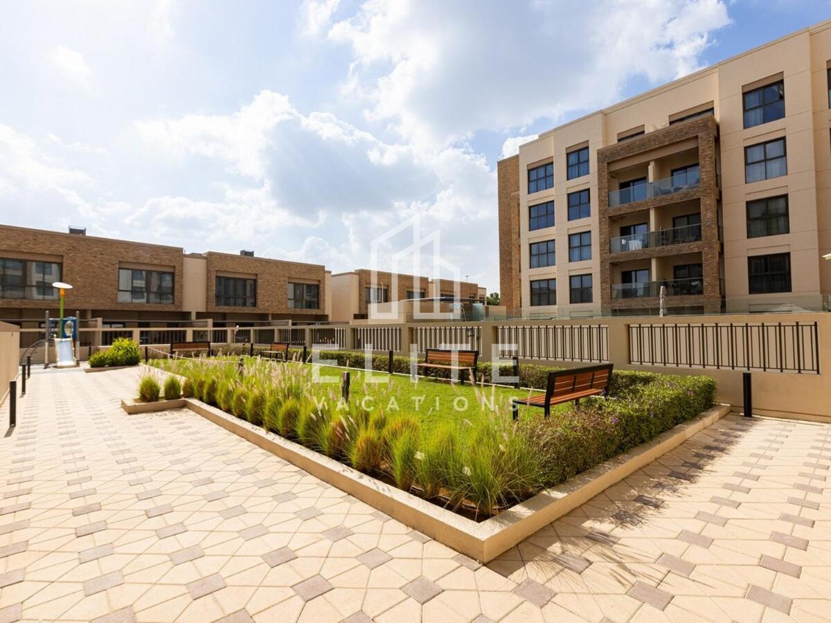 Lovely And Spacious 1 Bedroom With Extra Sofa Bed Apartment Dubai