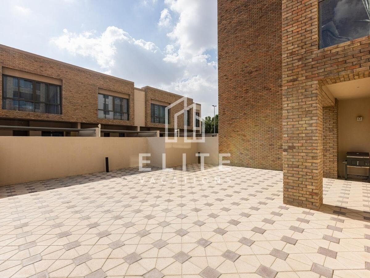 Lovely And Spacious 1 Bedroom With Extra Sofa Bed * Dubai