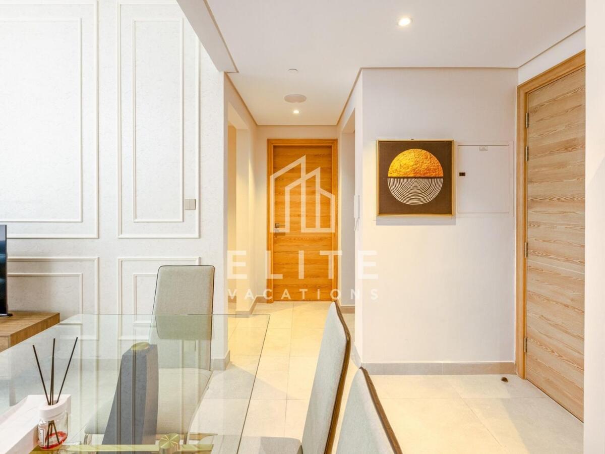 Lovely And Spacious 1 Bedroom With Extra Sofa Bed Apartment *