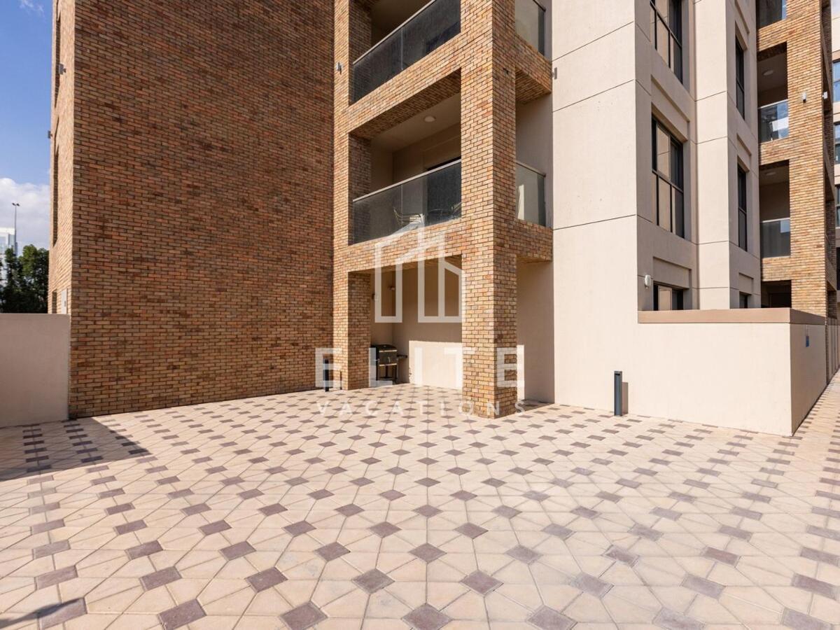 Apartment Lovely And Spacious 1 Bedroom With Extra Sofa Bed Dubai