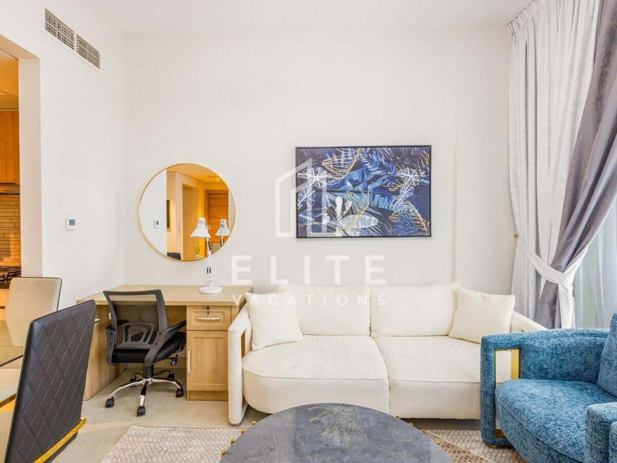 Lovely And Spacious 1 Bedroom With Extra Sofa Bed *