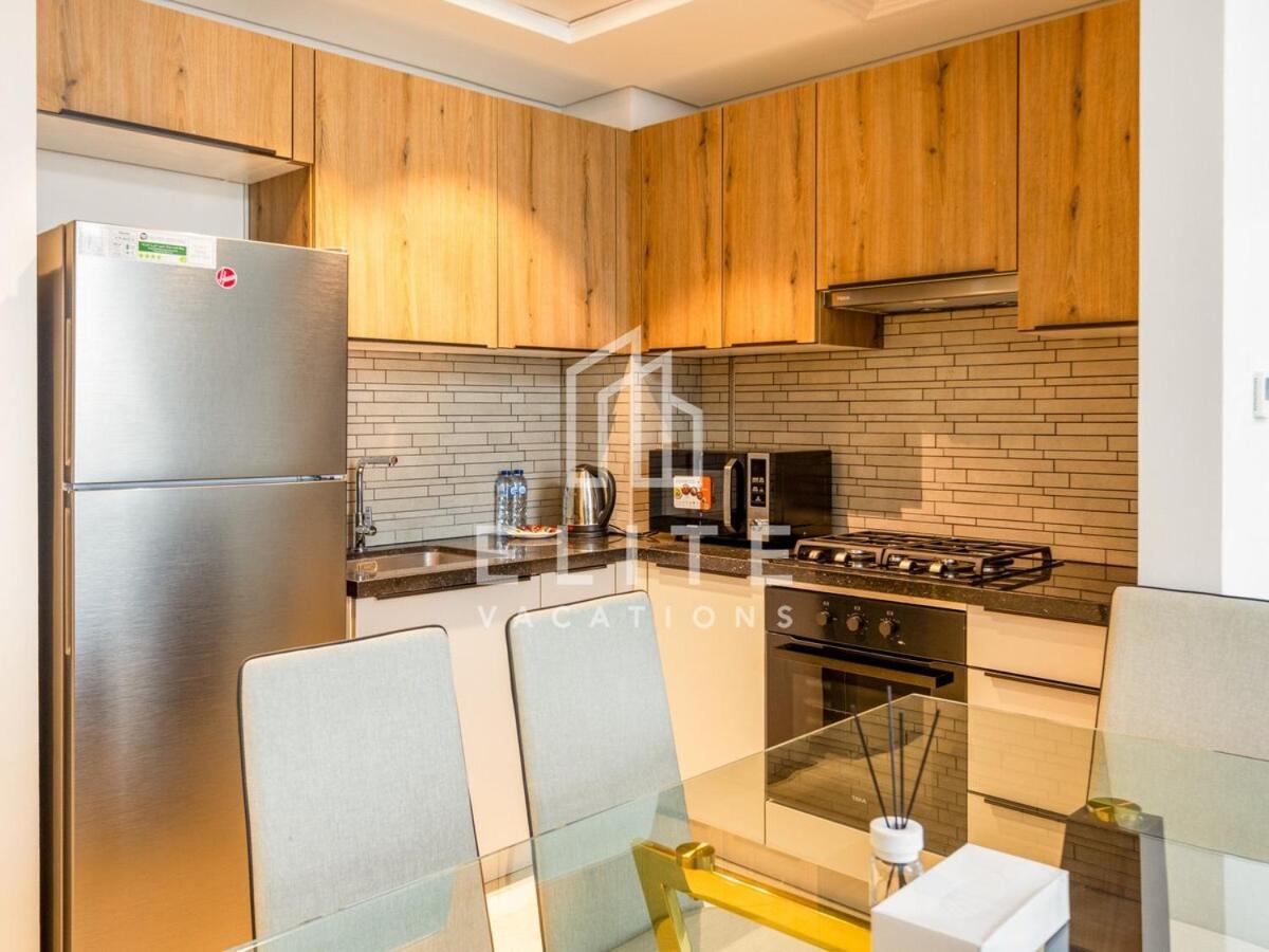 Lovely And Spacious 1 Bedroom With Extra Sofa Bed Dubai