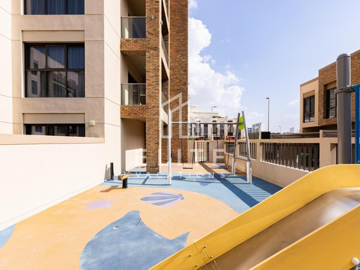 Lovely And Spacious 1 Bedroom With Extra Sofa Bed Apartment Dubai